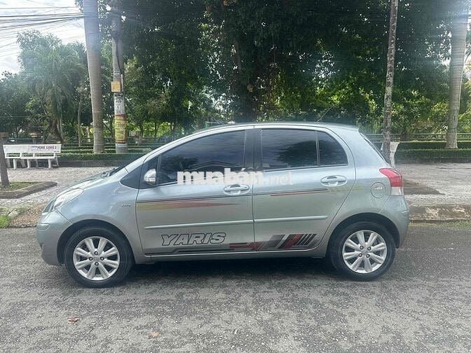 Toyota Yaris 2011 Xám Tự động 130.000 km