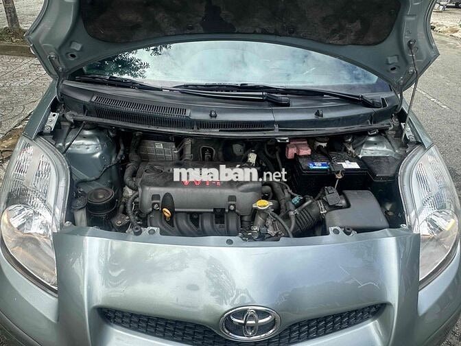 Toyota Yaris 2011 Xám Tự động 130.000 km