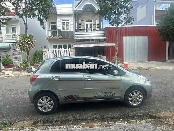 Toyota Yaris 2011 Xám Tự động 130.000 km