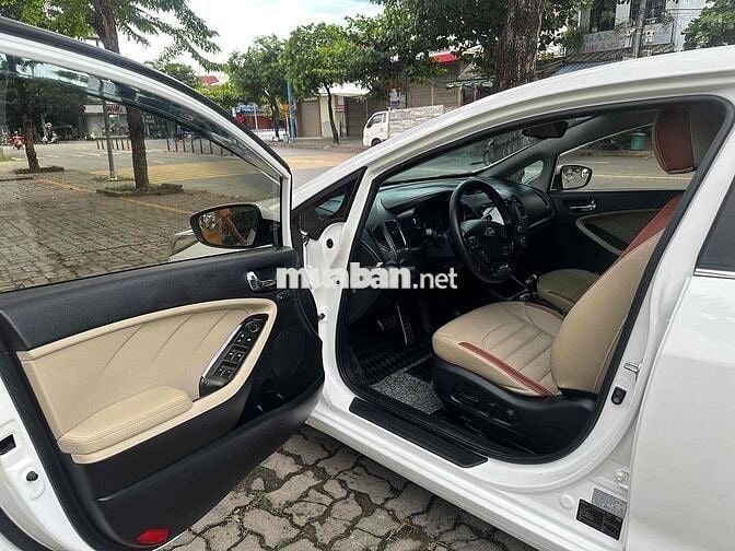Kia Cerato 1.6 AT bản full