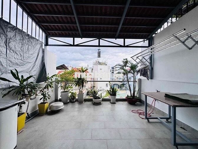 70m2, XE HƠI NGỦ TRONG NHÀ,SỔ CỰC ĐẸP,KHU DÂN TRÍ