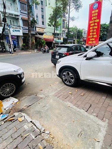 Giảm 3 tỷ bán gấp nhà 5 tầng MT Nguyễn Gia Trí sẵn hđt 50tr/tháng