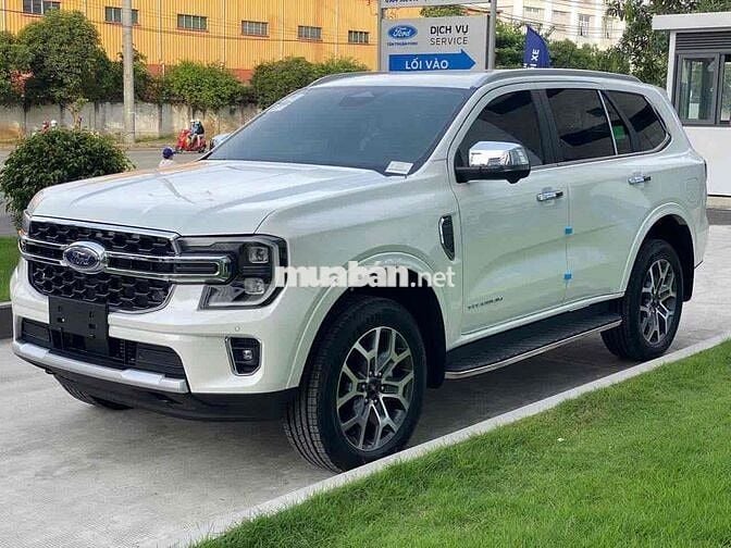 Ford Everest Titanium 4x4 Trắng 2025 mới 100%