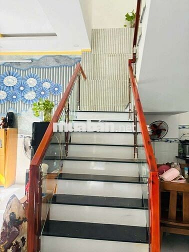 Chủ nhà SR ngộp ngân hàng nên cần bán gấp. Hạ 300tr chỉ còn 1ty850