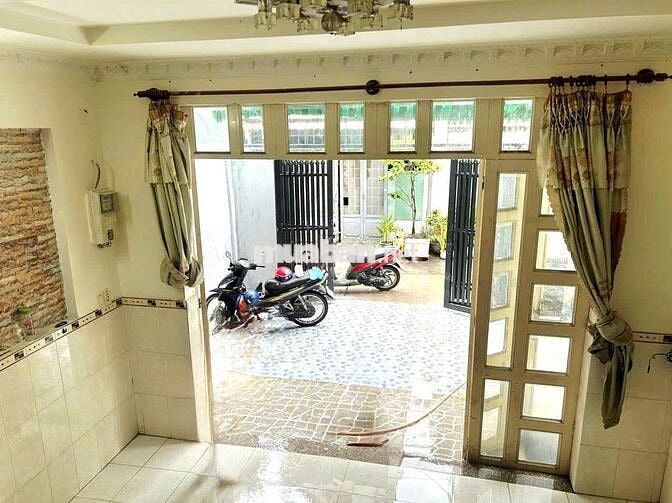 5x14m Sân  để xe Nhà thuê Gò Vấp 3PN Hẻm xe hơi Nguyễn Duy Cung P12