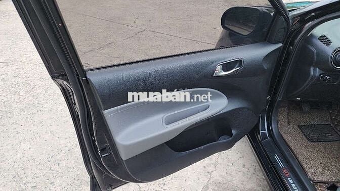 Kia Soluto Deluxe Số sàn 58.367 km Đen