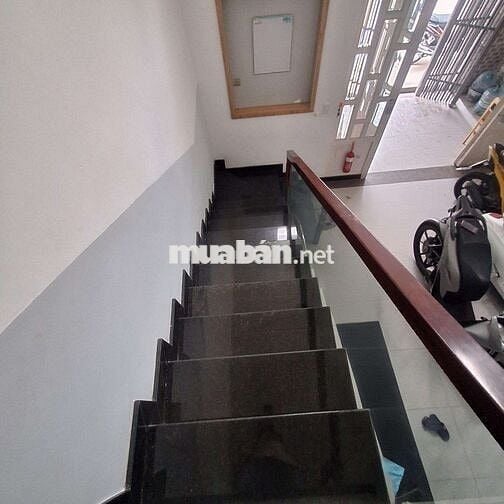 Cho thuê nhà fun nôi thất 3pn  giá 7.5triue 