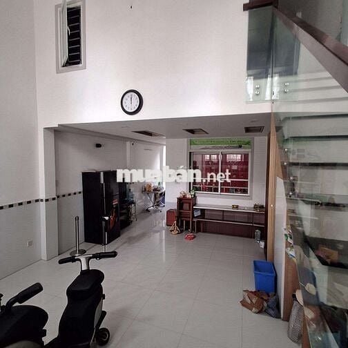 Cho thuê nhà fun nôi thất 3pn  giá 7.5triue 