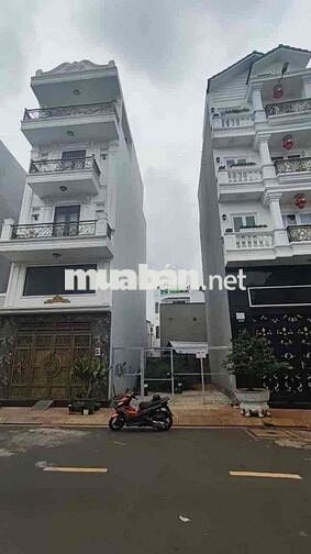 LÔ ĐẤT XIU HiẾM  72 m ‘  5 x 15 m HẺM 12 m  Mô tà : - Đất khu phân lô