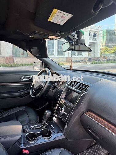 Ford Explorer 2019 Đen 30.000km