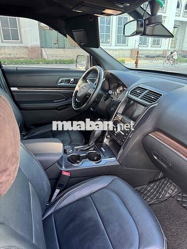 Ford Explorer 2019 Đen 30.000km