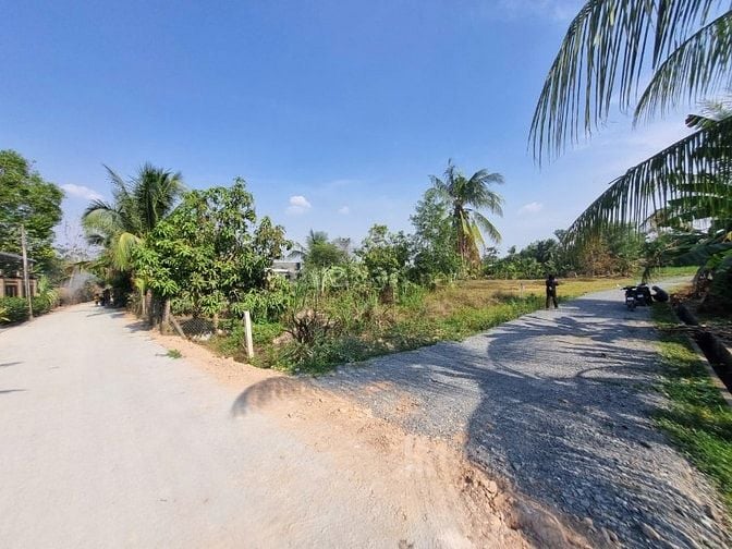 Đất thổ cư gần KCN. ĐƯờng thông, chủ ngộp cắt lỗ 100tr. Giá 399tr 