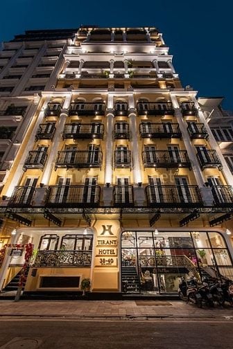 Bán Khách sạn phố Gia Ngư 482m, 115 phòng giá 1500 tỷ.