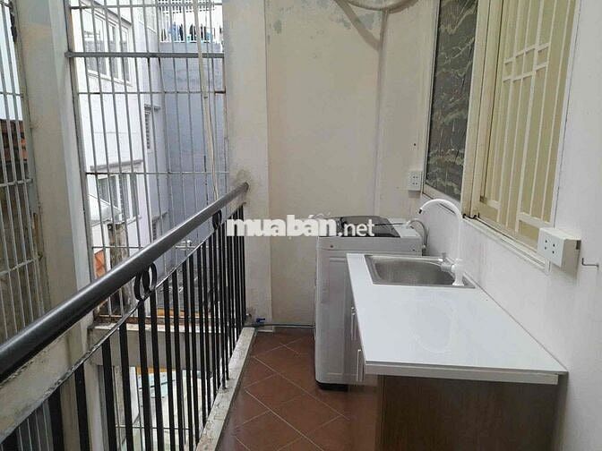🏡 PHÒNG BAN CÔNG – BẾP RIÊNG BÊN NGOÀI
