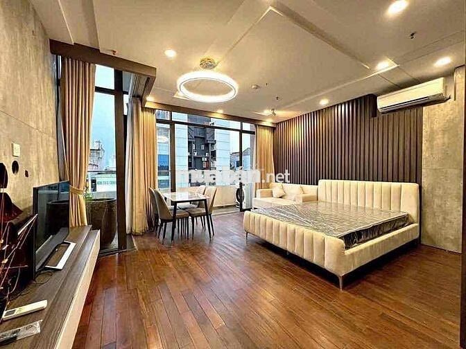 CHO THUÊ CĂN HỘ BAN CÔNG SIÊU RỘNG 40m2 - NGAY CHỢ BẾN THÀNH QUẬN 1