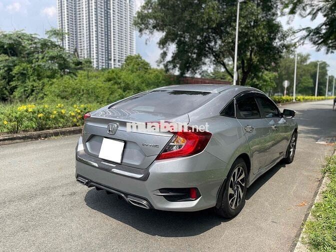 Honda Civic 1.8 2018 95000 km Bạc
