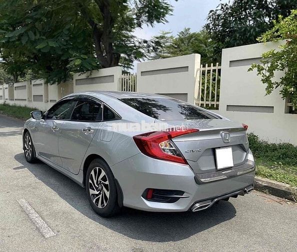 Honda Civic 1.8 2018 95000 km Bạc