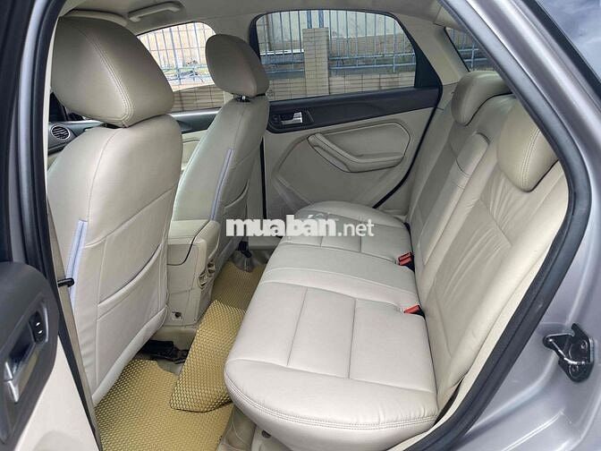 Ford Focus Ghia 2011 Xám Tự động