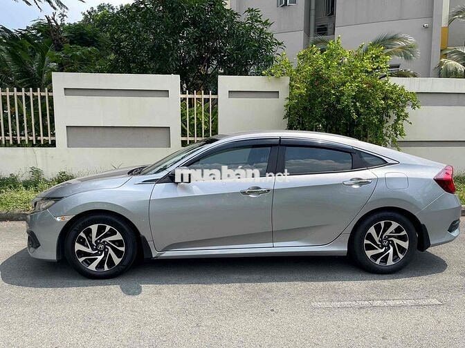Honda Civic 1.8 2018 95000 km Bạc