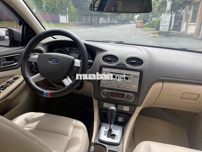 Ford Focus Ghia 2011 Xám Tự động