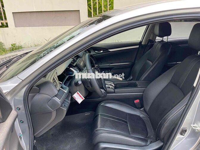 Honda Civic 1.8 2018 95000 km Bạc