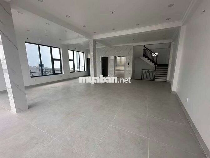 CHO THUÊ MẶT BĂNG VT ĐẸP TÒA NHÀ GIÁ RẺ 10TR 