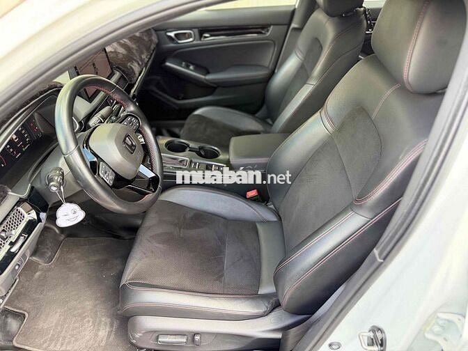 Honda Civic RS 2023 Trắng 32.000 km