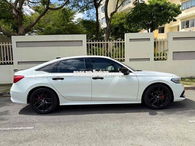 Honda Civic RS 2023 Trắng 32.000 km
