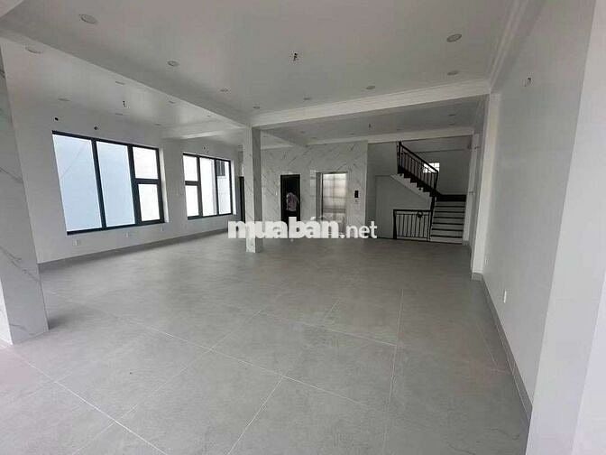 CHO THUÊ MẶT BĂNG VT ĐẸP TÒA NHÀ GIÁ RẺ 10TR 