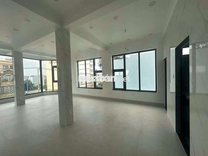 CHO THUÊ MẶT BĂNG VT ĐẸP TÒA NHÀ GIÁ RẺ 10TR 