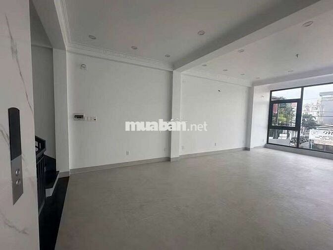 CHO THUÊ MẶT BĂNG VT ĐẸP TÒA NHÀ GIÁ RẺ 10TR 