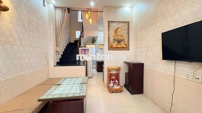 CHỦ CHO THUÊ NHÀ 1Trệt 2 Lầu ST Full Tiện Nghi Ngay Nguyễn Trãi Q5