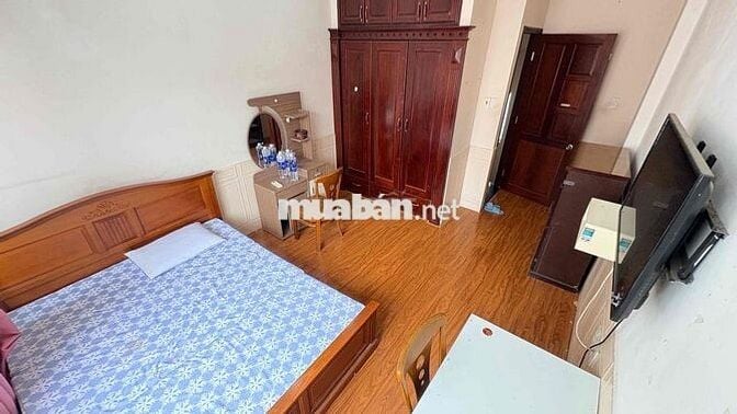 CHỦ CHO THUÊ NHÀ 1Trệt 2 Lầu ST Full Tiện Nghi Ngay Nguyễn Trãi Q5