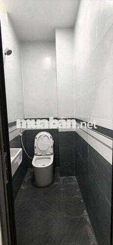 NHÀ 3 TẦNG 5X8M TRỆT 2 LẦU BTCT- NI SƯ HUỲNH LIÊN,TÂN BÌNH
