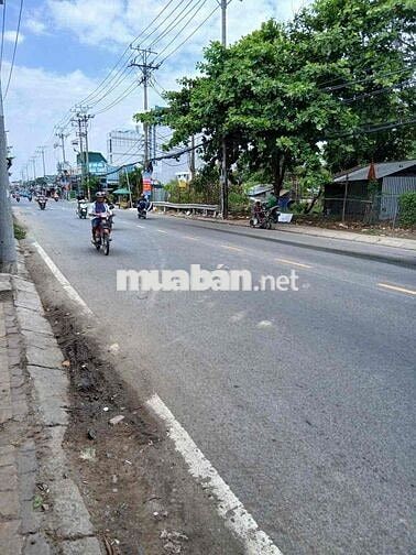nhà mặt tiền 250m giá 15 triệu thương lượng
