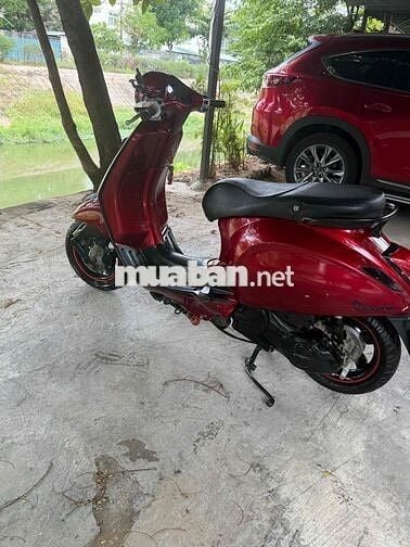 Piaggio Vespa Prima đỏ