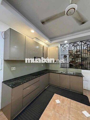 Chính Chủ Cho Thuê Nhà Q.1 Lê Lai 40tr 11pn 11wc HĐ 09 Năm Cọc 70tr Ạ