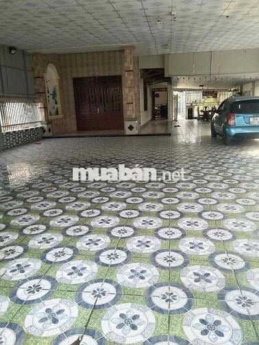 Nhà rộng mặt tiền lớn kinh doanh cần bán gấp đổi chổ ở
