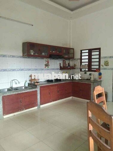 Nhà rộng mặt tiền lớn kinh doanh cần bán gấp đổi chổ ở