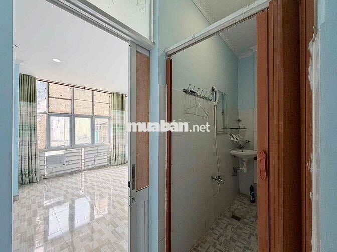 Cho Thuê NNC 3m x 9m 2PN 3WC Trệt 2 Lầu ST Ngay 68 Trần Quang Khải Q1