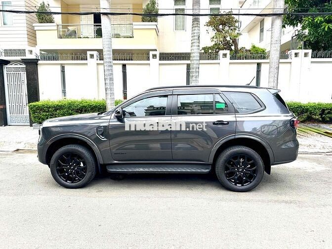 Ford Everest Sport 2022 Số tự động Xám