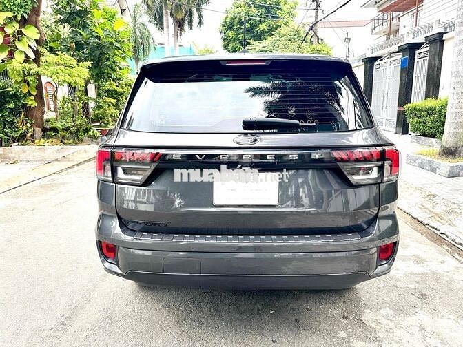 Ford Everest Sport 2022 Số tự động Xám
