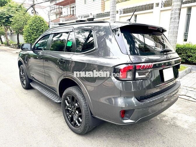 Ford Everest Sport 2022 Số tự động Xám
