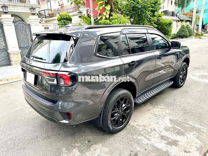 Ford Everest Sport 2022 Số tự động Xám
