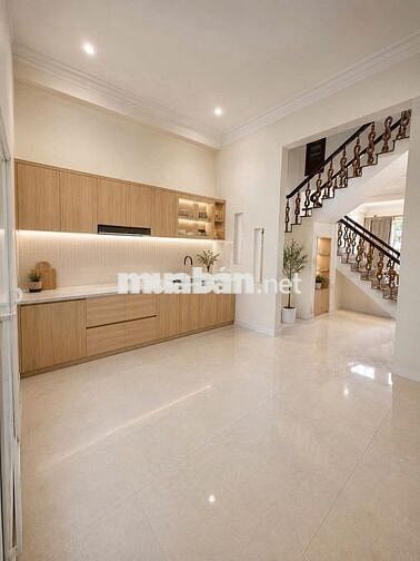 NHÀ 3 TẦNG 3PN 3WC MT KHU BIỂN HỒ NGHINH