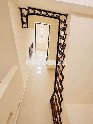 NHÀ 3 TẦNG 3PN 3WC MT KHU BIỂN HỒ NGHINH