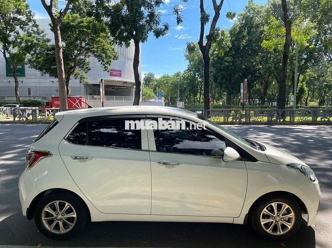 Hyundai i10 2016 bản đủ