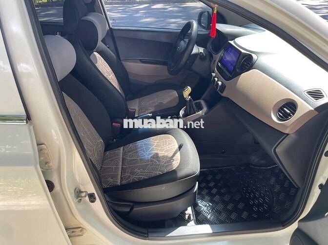 Hyundai i10 2016 bản đủ