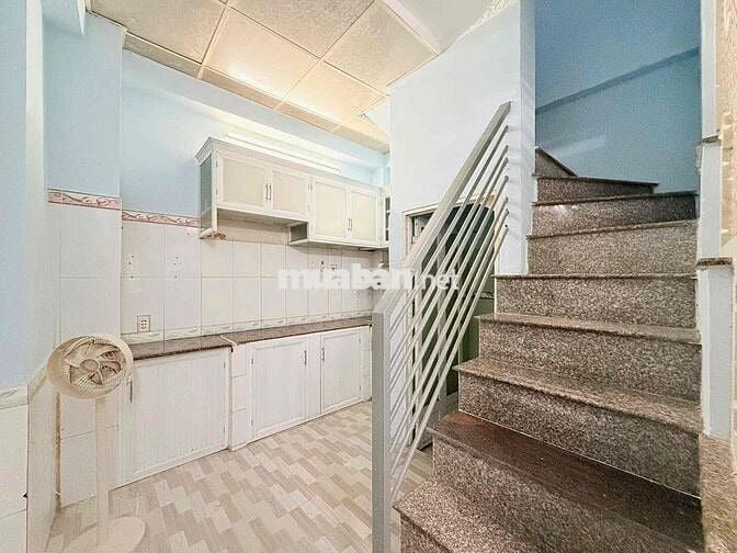 Cho Thuê NNC 3m x 9m 2PN 3WC Trệt 2 Lầu ST Ngay 68 Trần Quang Khải Q1