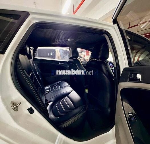 Hyundai Accent Hatchback Trắng 5 chỗ